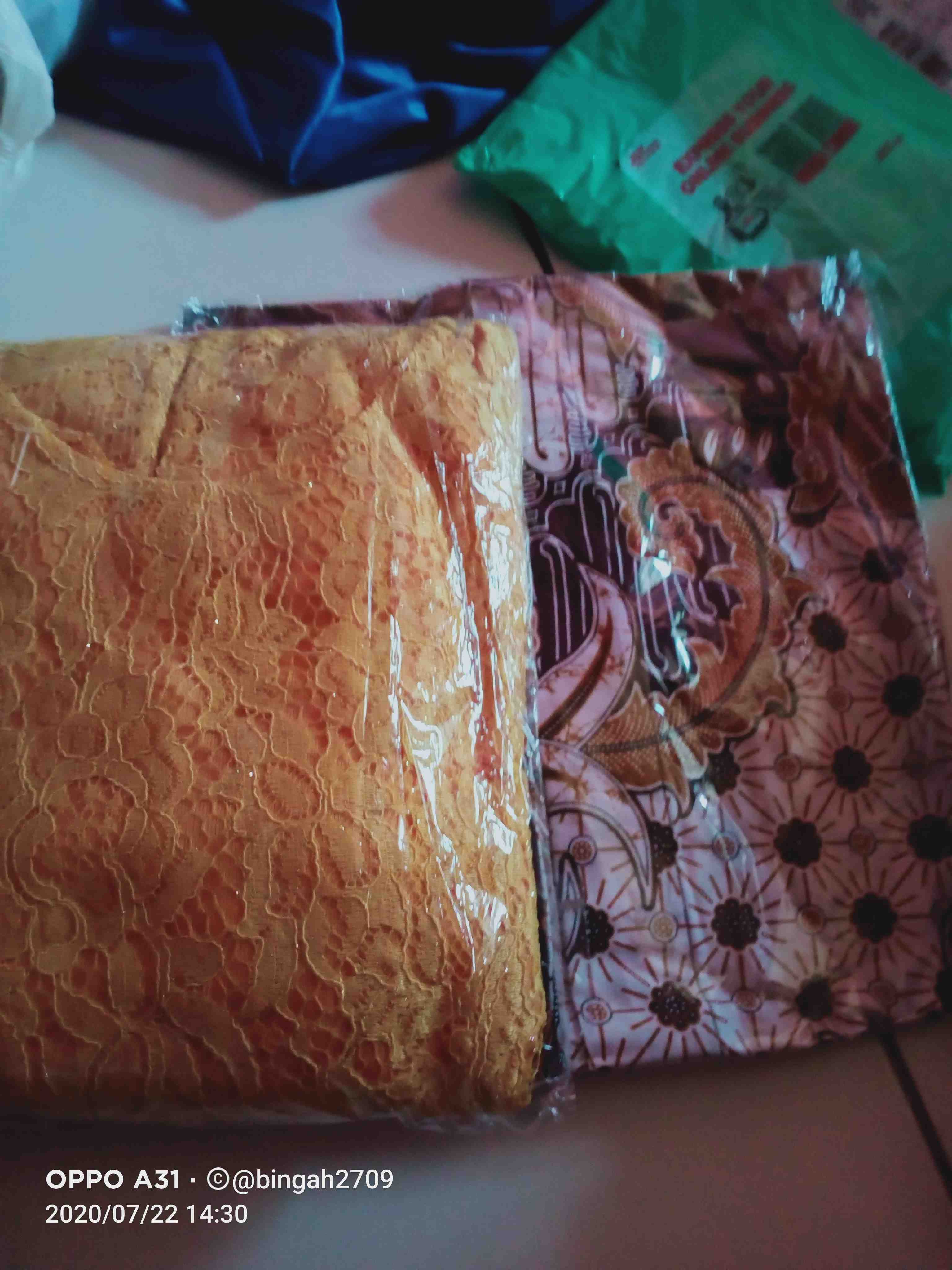 Nayaka Batik-couple Batik Denada Pinguin Brokat