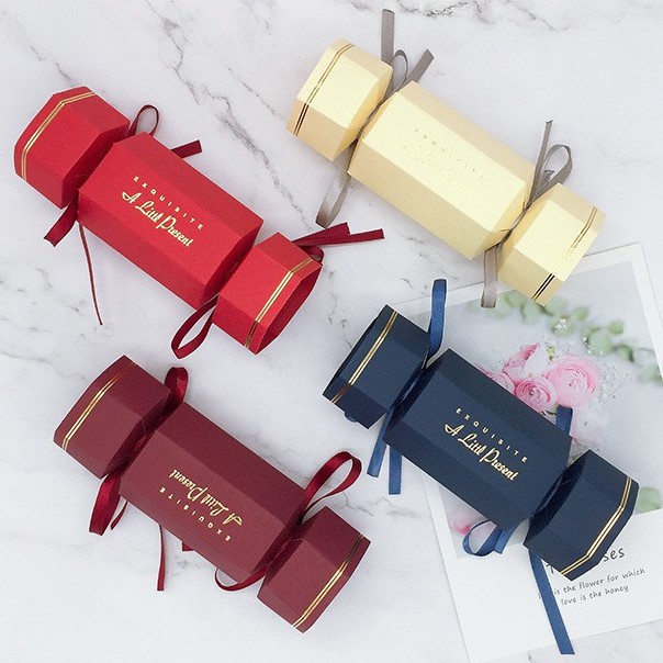 

OSM - KOTAK SOUVENIR PERNIKAHAN / KOTAK KADO / KOTAK HADIAH / KOTAK SOUVENIR PERNIKAHAN