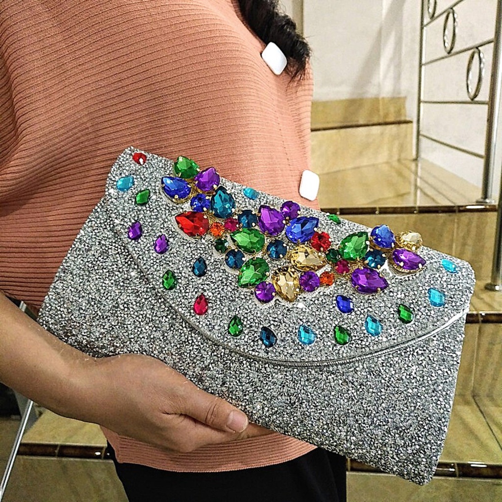 TAS PESTA DIAMOND KONDANGAN KRISTAL SWAROVSKI IMPORT MEWAH CLUTCH WISUDA PREMIUM MURAH MAC 80 HANDBAG HAND BAG TENTENG SELEMPANG SLEMPANG SLING BAG JINJING TALI RANTAI WANITA CEWEK CEWE PEREMPUAN TERBARU KEKINIAN MEWAH ELEGAN CANTIK IMPORT