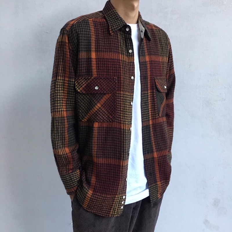 Outer Wool Flanel Motif Vintage Warna Gelap