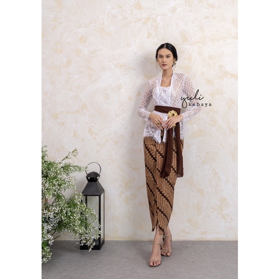 Set Kebaya Kutubaru Semi Italy Norvina Premium | Yuli_kebayabali