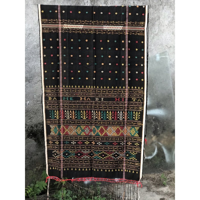 ULOS SADUM TENUN TANGAN LEGEND