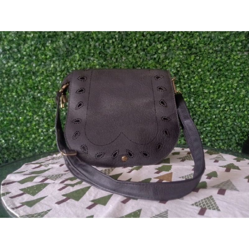 Tas sling wanita Lee Femmes preloved