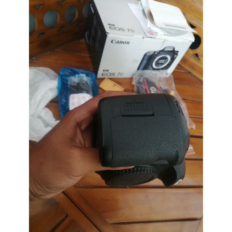 CAMERA CANON EOS 7D SEPERTI BARU-4