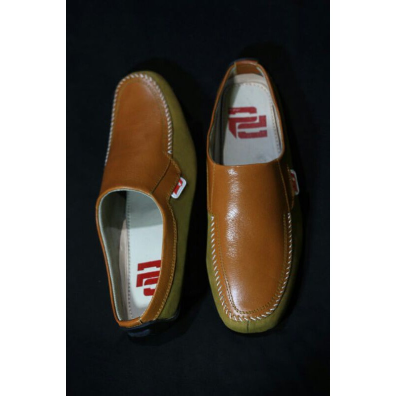 Sandal Sendal Kulit Pria Cowok Cowo Casual Warna Putih TU 040 CZ