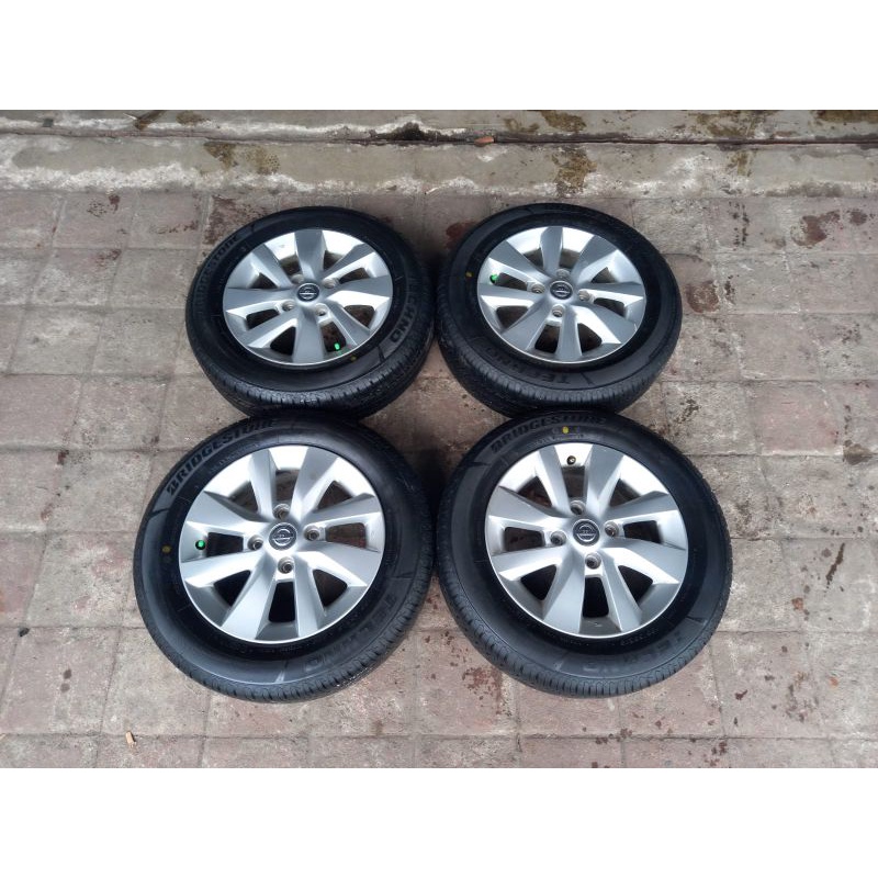 VELG SECOND MOBIL ORIGINAL LIVINA RING 15 + BAN BRIDGESTONE BISA BUAT AVANZA EVALIA XENIA