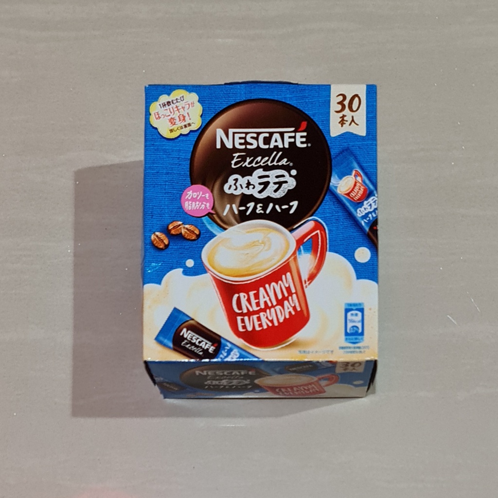 Kopi Nescafe Excella Fluffy Latte Half n Half Instant Coffee 26 x 4,5 Gram