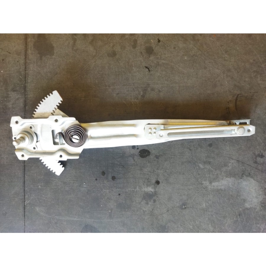 Regulator Kaca Pintu Depan Suzuki Futura Mitsubishi T120SS Aftermarket