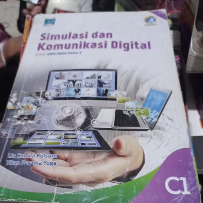 Buku simulasi dan komunikasi digital