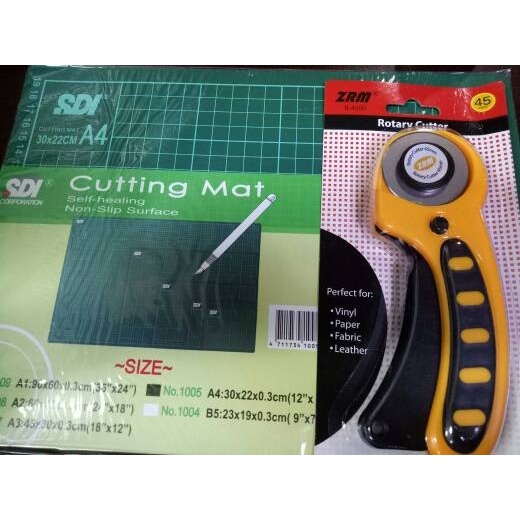 

Hari Ini Paket Cutting Mat A4 + Rotary Cutter Murah Bagus Bagus