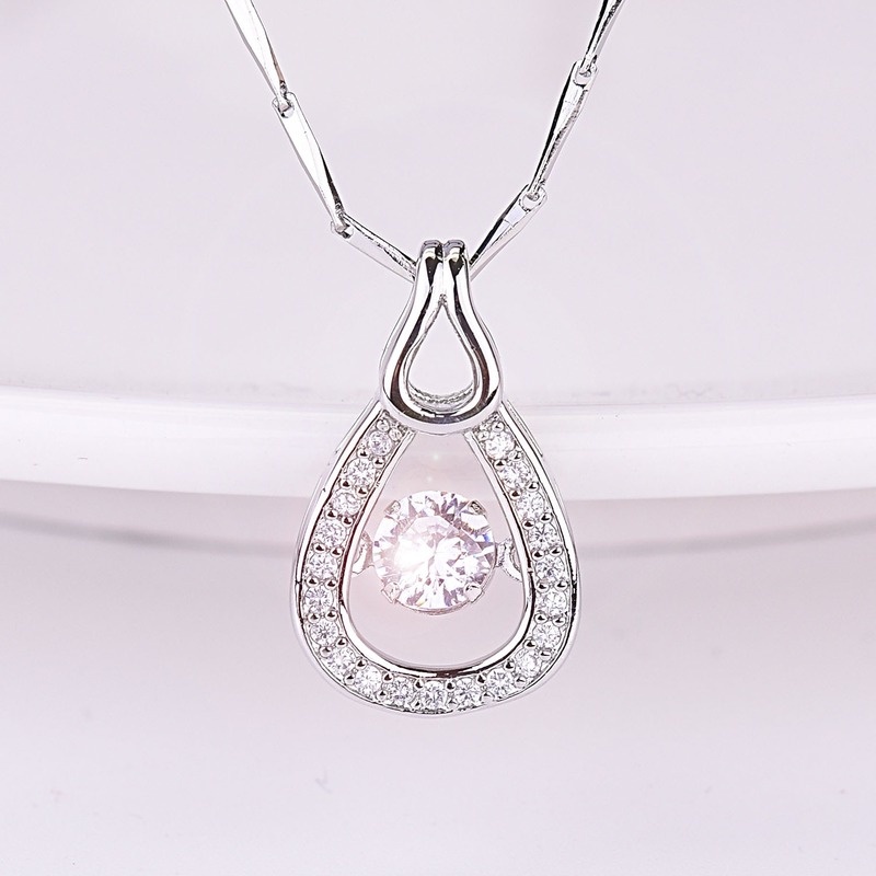 [Ready Stock]Fashion Inlaid Diamond Smart Pendant Silver Necklace