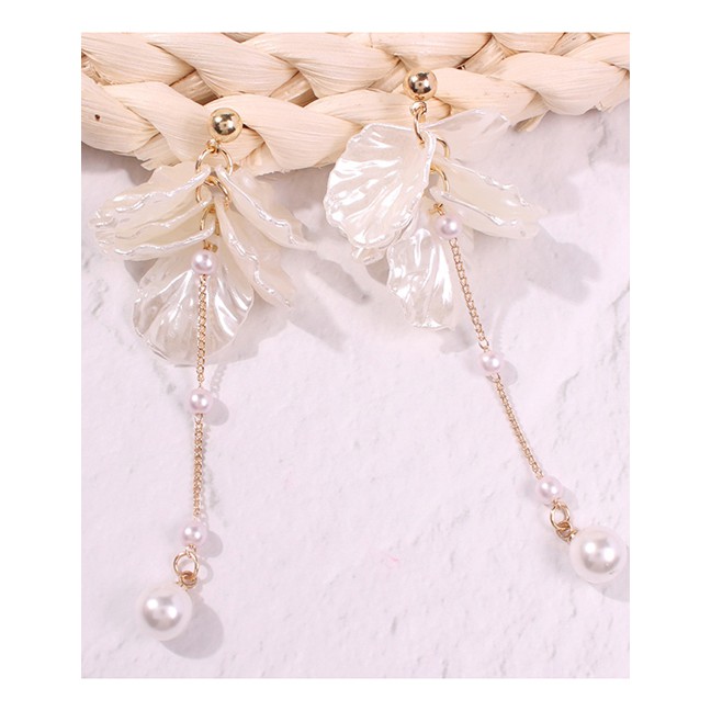 LRC Anting Tusuk Fashion Gold Alloy Shell Pearl Earrings F72495