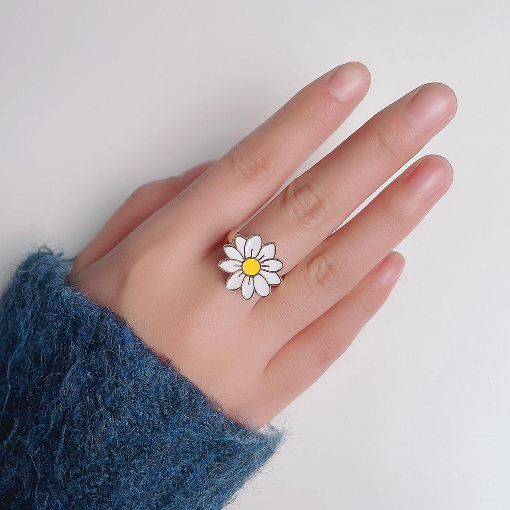 Mxbeauty Cincin Yang Dapat Diputar Kreatif Keren Terbuka Cincin Spinner Cincin Kupu-Kupu Hadiah Bunga Daisy Wanita Jari Cincin