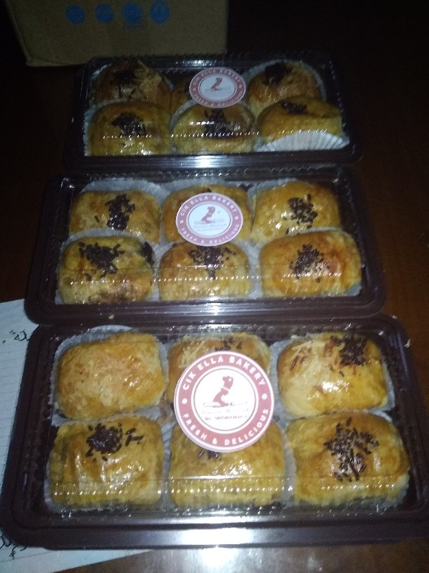 Mika Brownies M Uk.25 X 14 X 3 Cm