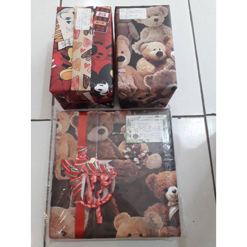 

Jasa Bungkus Kado Paket + Free Memo Ucapan Kecil (Motif Random)