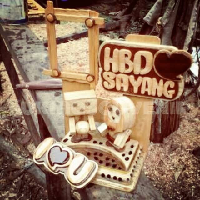 Danbo Kayu Romantis