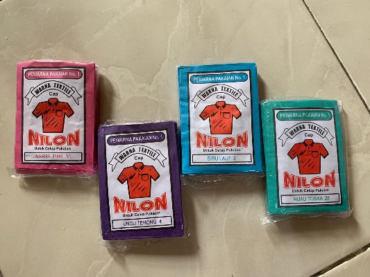 Pewarna Pakaian Nilon 10 Bungkus Per Satu Warna = 7.500