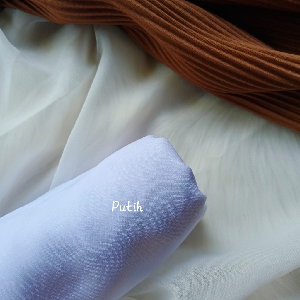 BELLA SQUARE JAHIT TEPI //HIJAB// JILBAB KHIMAR KERUDUNG BERGO SEGIEMPAT-PUTIH