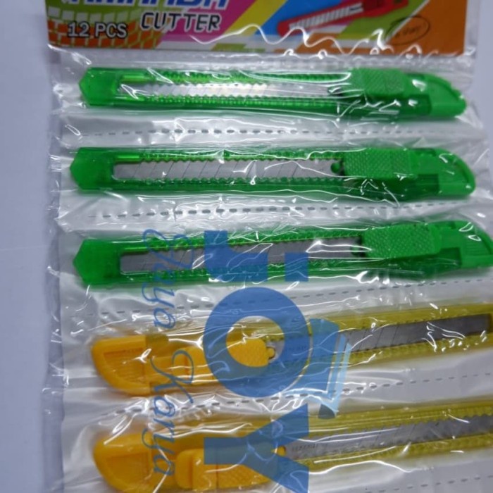 

Spesial Pisau Cutter Kecil Renceng Isi 12Pcs Terlaris
