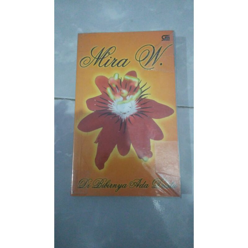 novel mira W dibibirnya ada dusta