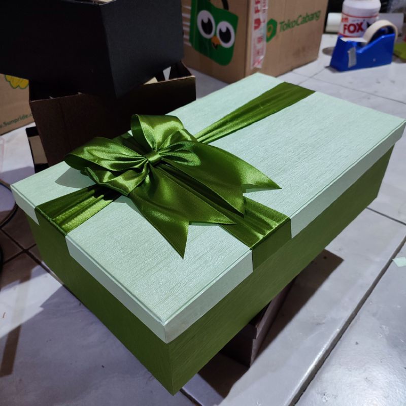 GIFT BOX KOTAK HADIAH HIJAU MINT MIX CERES GREEN PITA ARMY