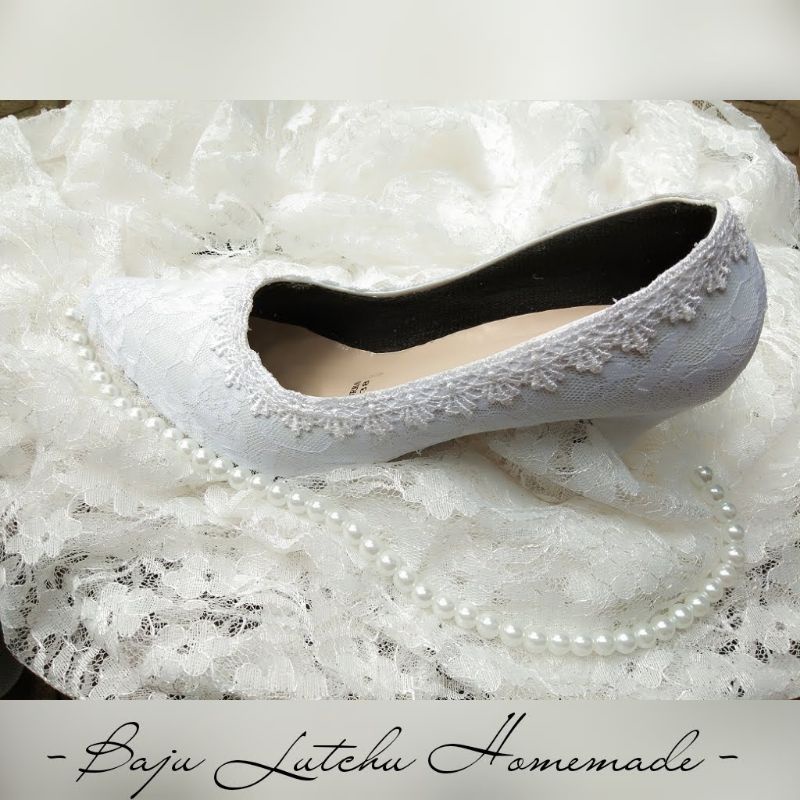 heels wanita putih brukat wedding