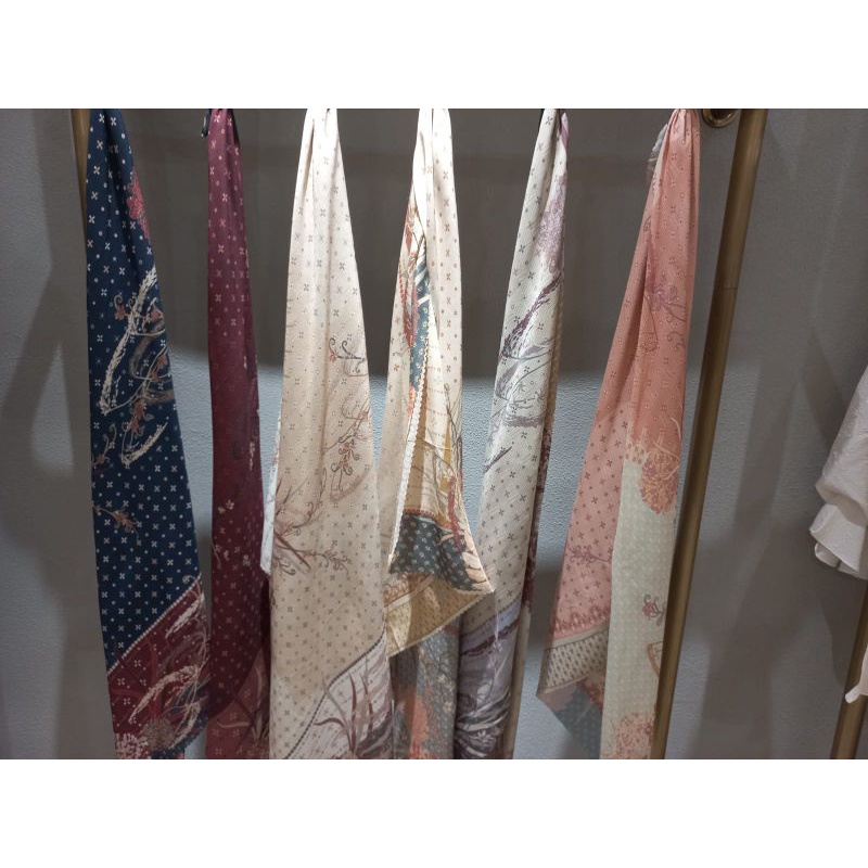 Dayu scarf by wearing klamby