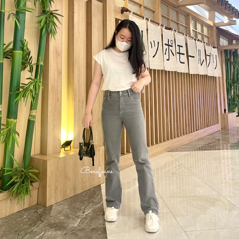 Boxofjeans - MERLYN HW Stretchy Loose Jeans - LIGHT GREY