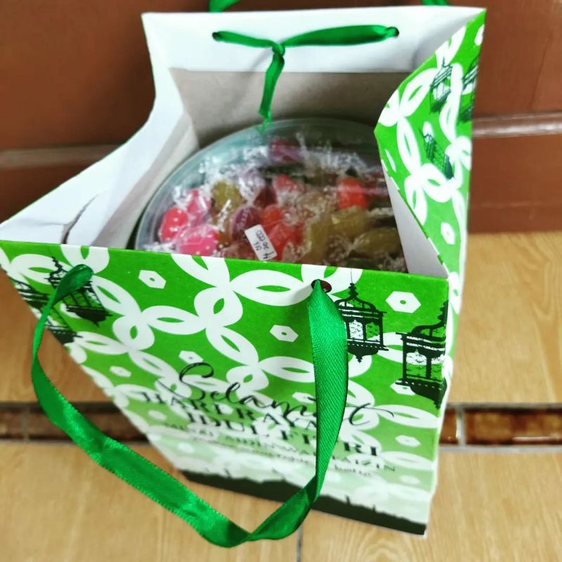 

PAPERBAG LEBARAN, SPESIAL TOPLES KUKER muat 3 toples kuker 500 gr