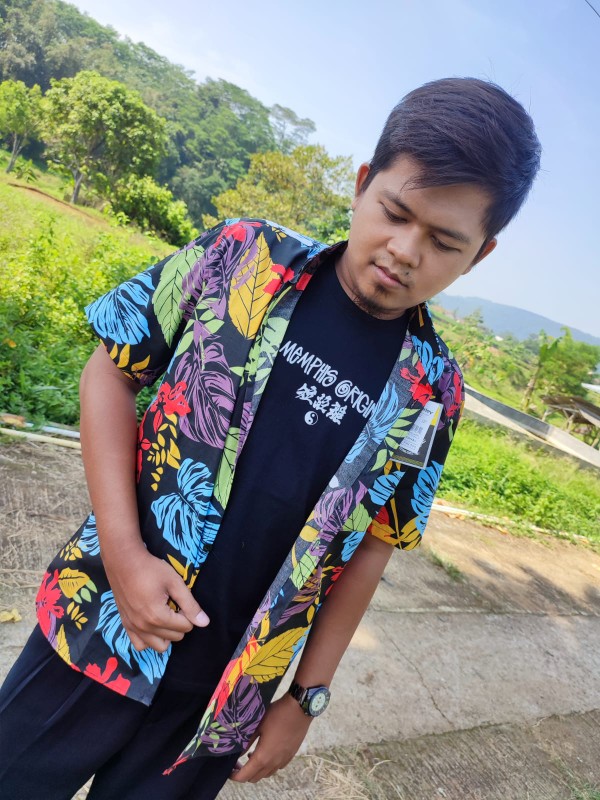 Kemeja Pria Motif Lengan Pendek Distro Casual Kasual