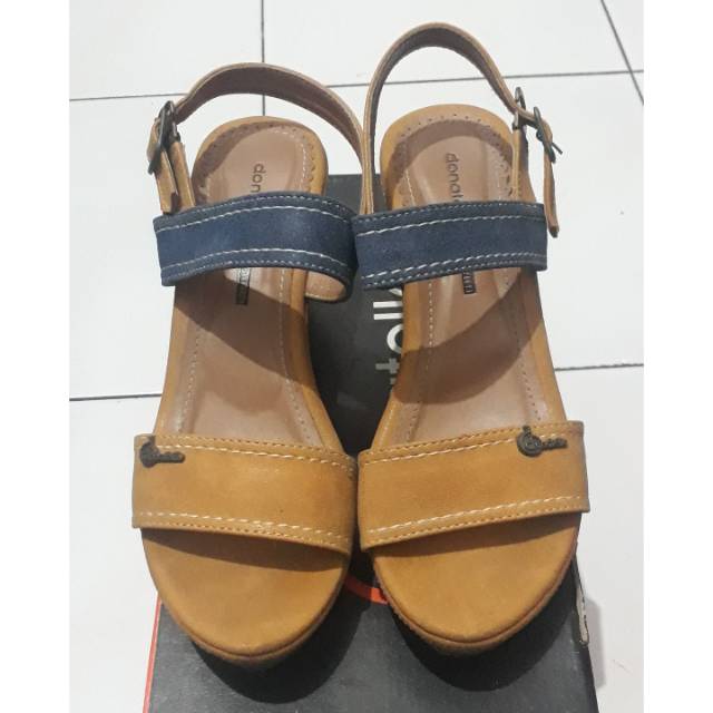 Preloved wedges donatello