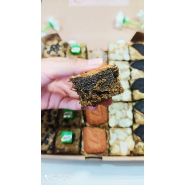 Brownies Bella Premium FUDGY CHOCOMATCHA BROWNS Brownies Panggang Sekat MatchaCokelat II New Year Hampers