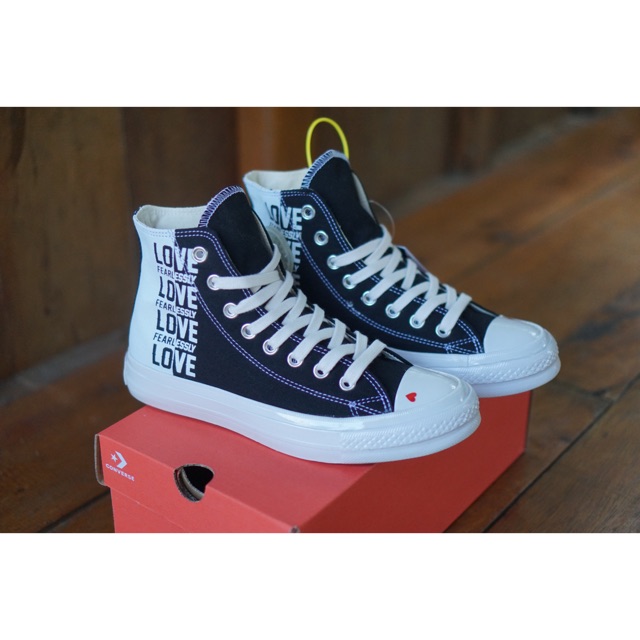 converse love fearlessly harga