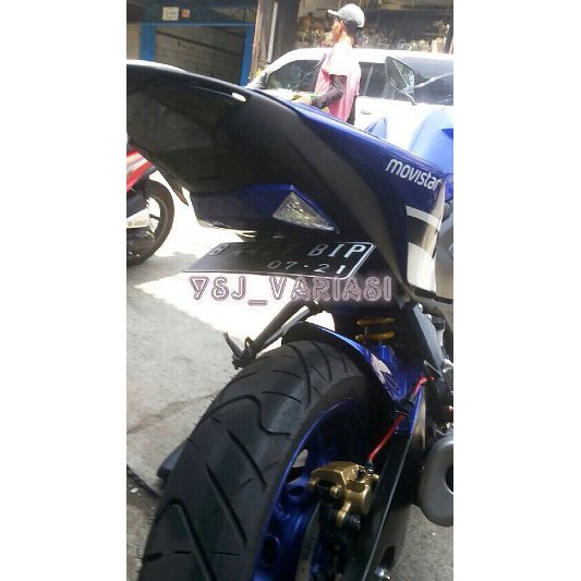 UNDERTAIL   FENDER Yamaha R 25   MT 25  plastik   dudukan plat Nmr   flaser sen VND terbatas