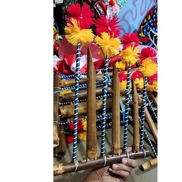 angklung alat musik tradisional / reog / barongan / ganongan / bujang ganong / pecut bopo / pecut