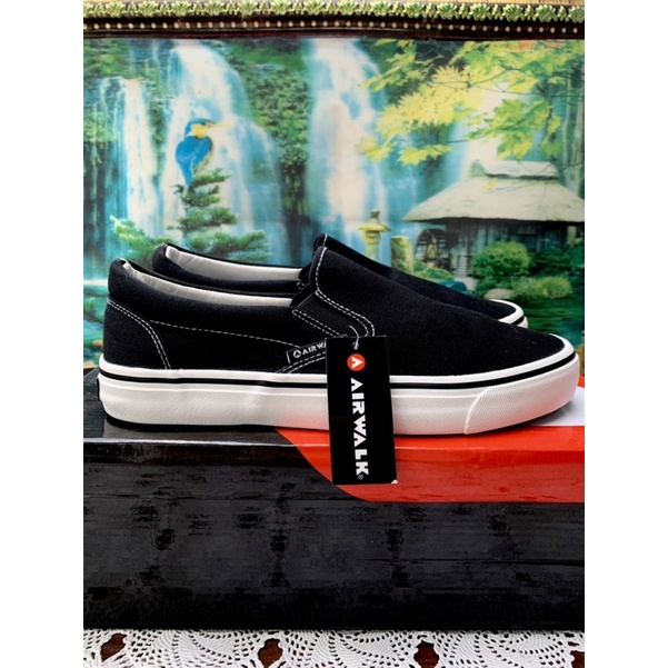 Airwalk Jermaine Slip On Unisex  Black Grey Maroon