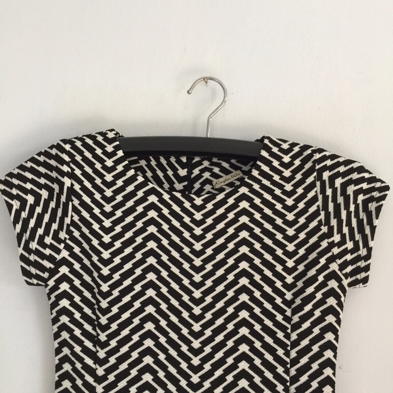 PL MINI DRESS HITAM PUTIH