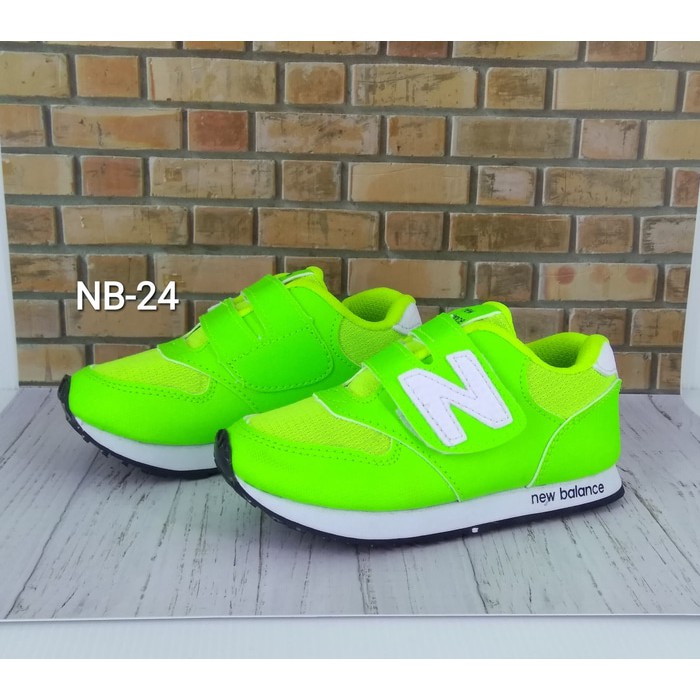 Sepatu Anak Hijau Stabilo