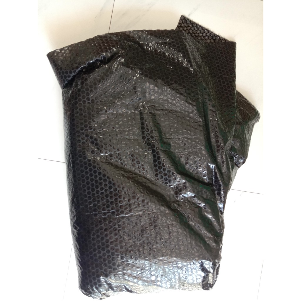

bubble wrap ukuran 50 cm x 60 cm warna hitam
