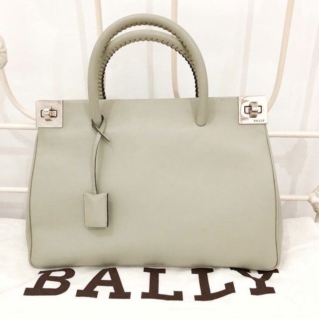 Preloved bally