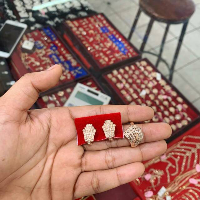 Berlian medan set kerang cantik