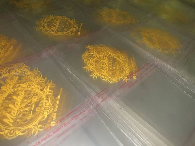 

300 lbr opp 15x25 custom sablon 1 warna