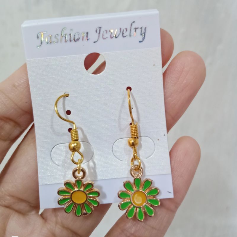 Anting Bunga Anting Huruf Anting Bintang Anting Inisial