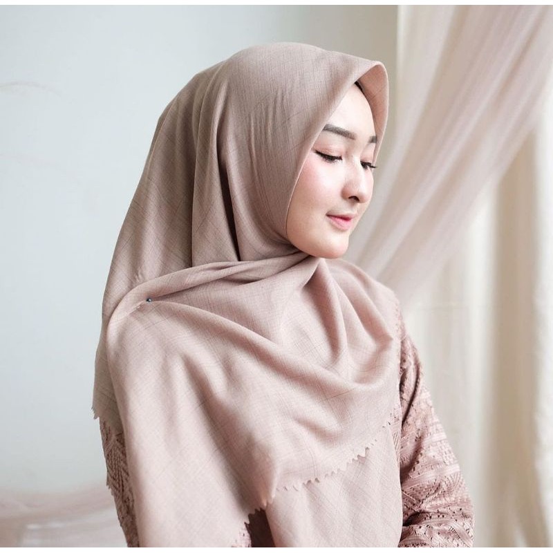 SQUARE HIJAB VOAL WAFFLE LASER CUT / JILBAB SEGIEMPAT SANDI MORSE LC BY AZARA