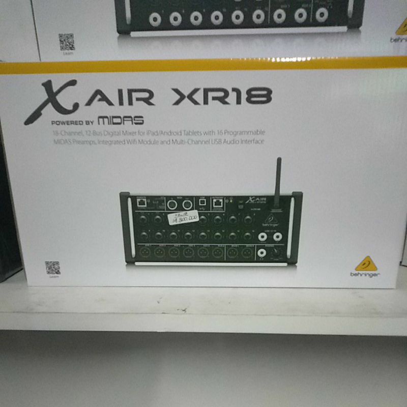 Behringer Xair XR 18 by midas