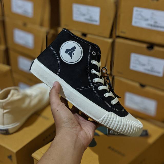 BRODO VULCAN Black White size 43 High sepatu perjuangan