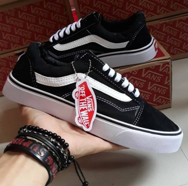 Vans Oldskool Black White Hitam Putih Sneakers Sekolah Kerja Kuliah Kado Hadiah Pria Wanita Murah