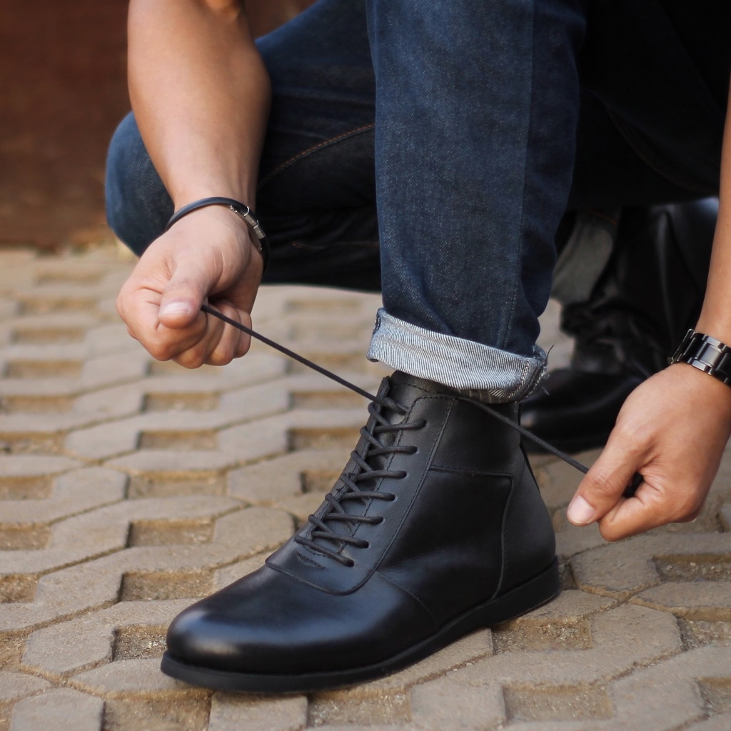 MAINTS BROWN ORIGINAL x REYL MAN Sepatu Kulit Sapi Asli Pria Boots Coklat Tali Casual Semi Formal Vintage Klasik Dewasa Jalan Santai Main Hangout Kuliah Kerja Kantor Classic Boot Genuine Leather Shoes Motor Bikers Touring Footwear Keren Terbaru Kekinian