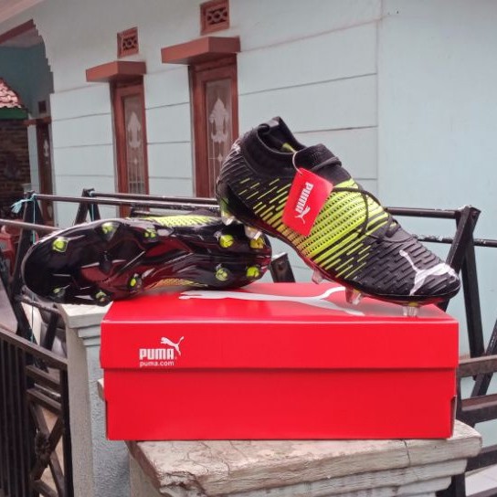 TERBARU SEPATU BOLA 2021 PUMA FUTURE BONUS KOSKAKI DAN STIKER