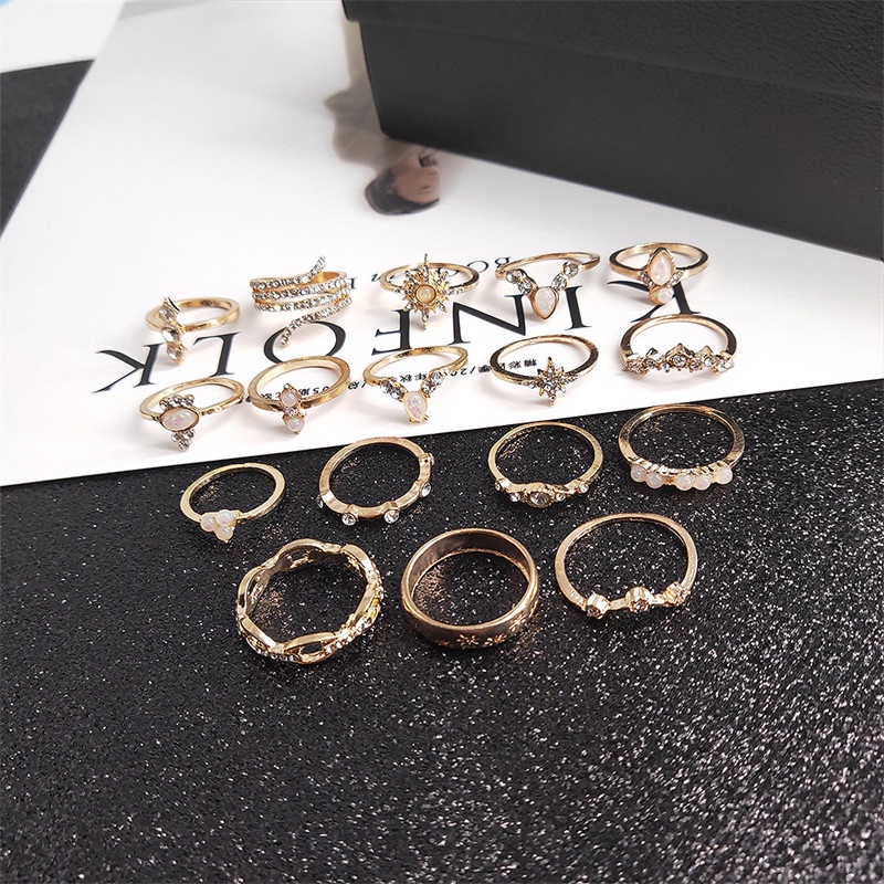 17pcs / Set Cincin Kristal Model Hollow Gaya Bohemia Untuk Wanita